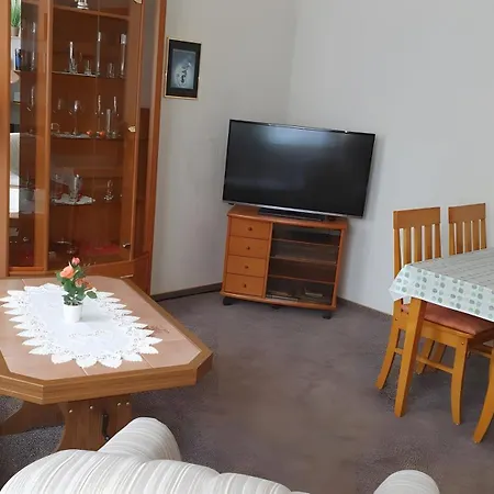 1 Apartment