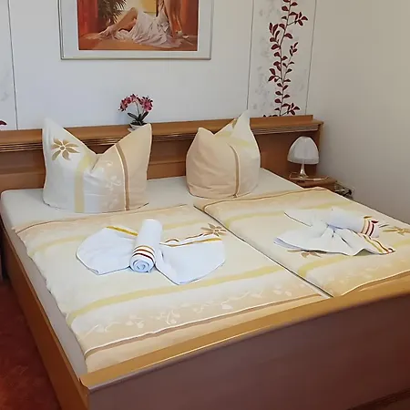 1 Apartment