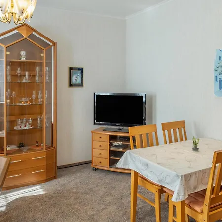 Apartament 1 *