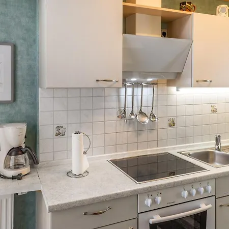 Apartament 1 *