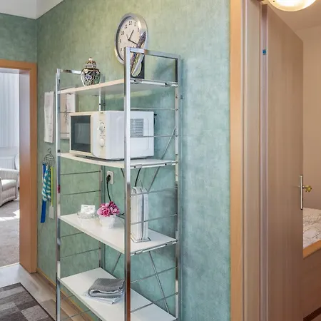 1 Apartament *